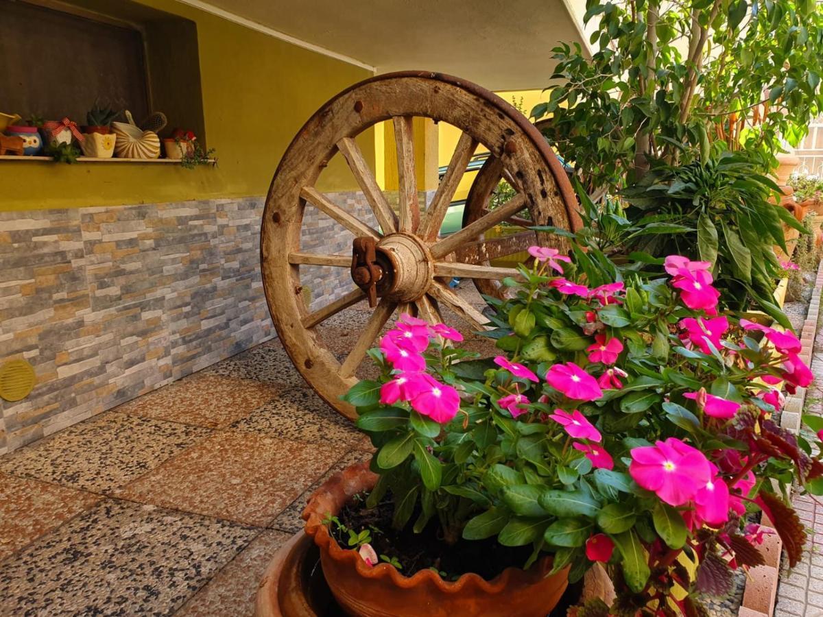 Affittacamere Sofy Villasimius Exterior foto